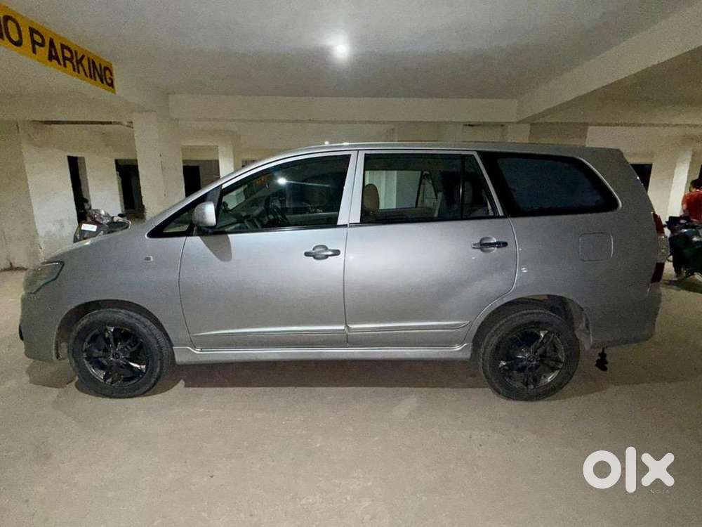 Toyota Innova 2014 Diesel Well Maintained