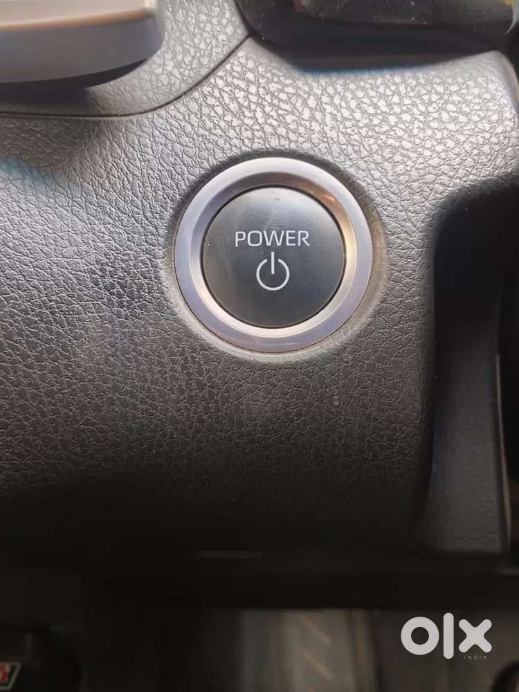 Toyota Camry, 2025, Petrol