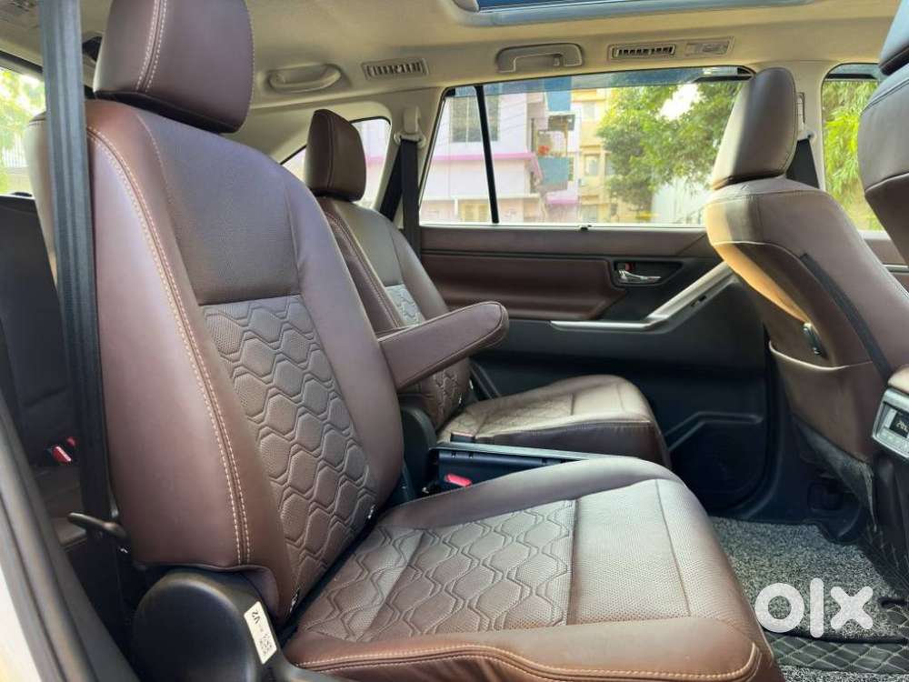 Toyota Innova Hycross 2.0 Zx (o) Hybrid 7 Str, 2025, Cng & Hybrids
