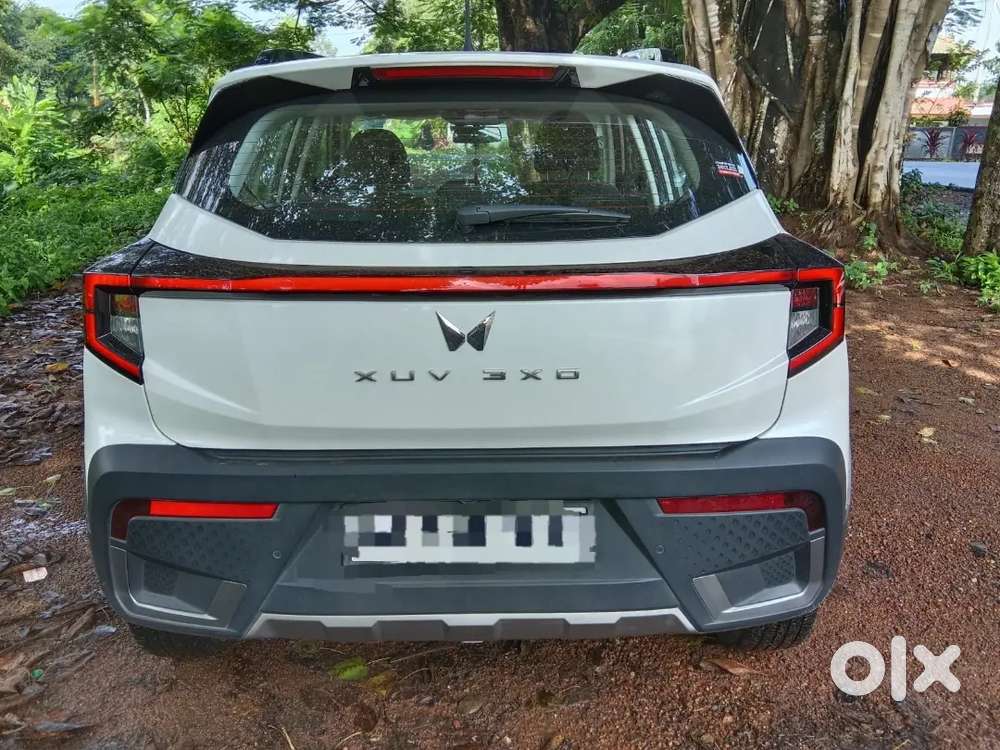 Mahindra Xuv 3xo Ax5 Petrol At 2025
