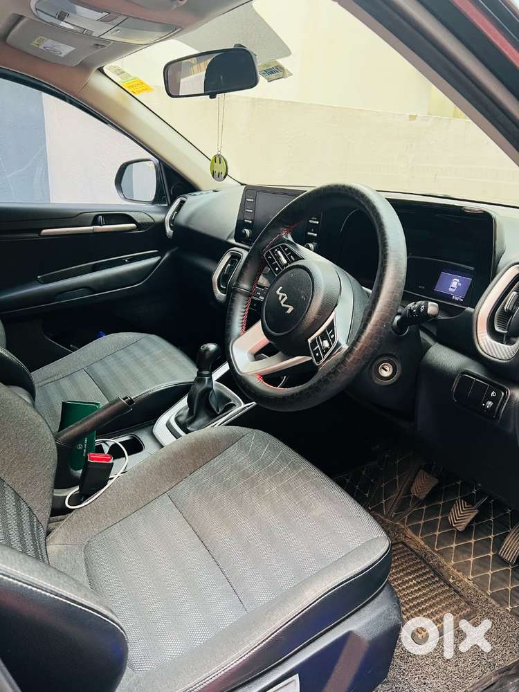 Kia Sonet Htk Plus  With New Tyres And Insurance
