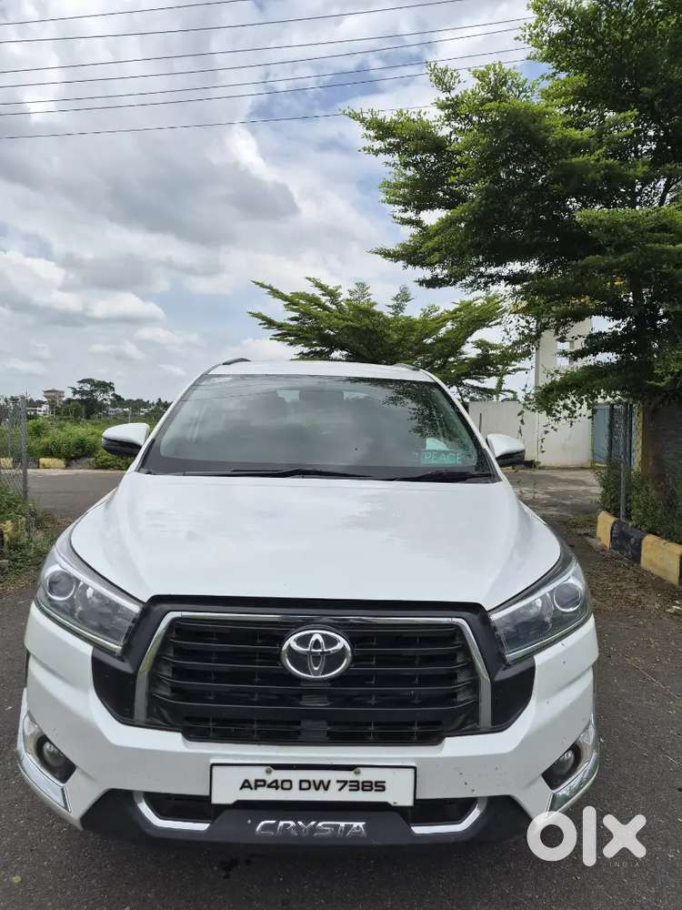 Toyota Innova Crysta 2.4v 2024