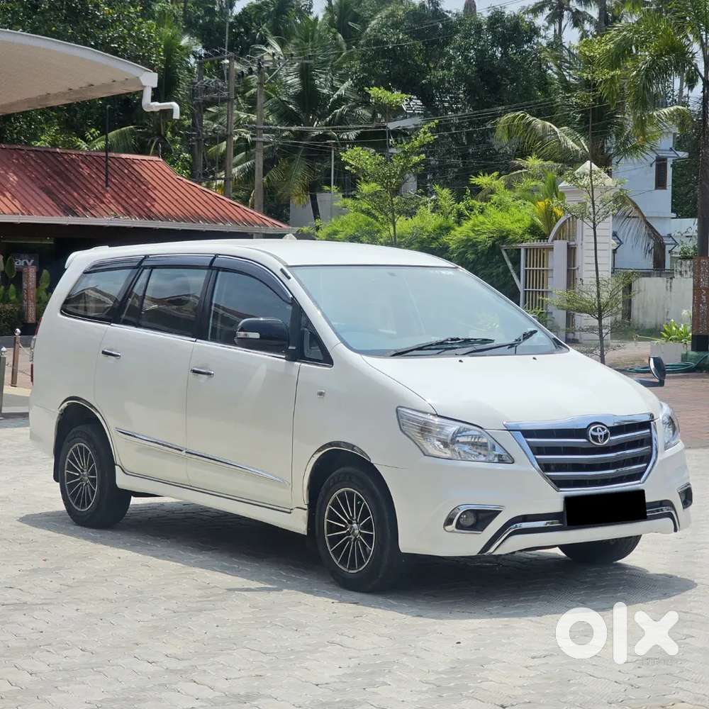 Toyota Innova 2015