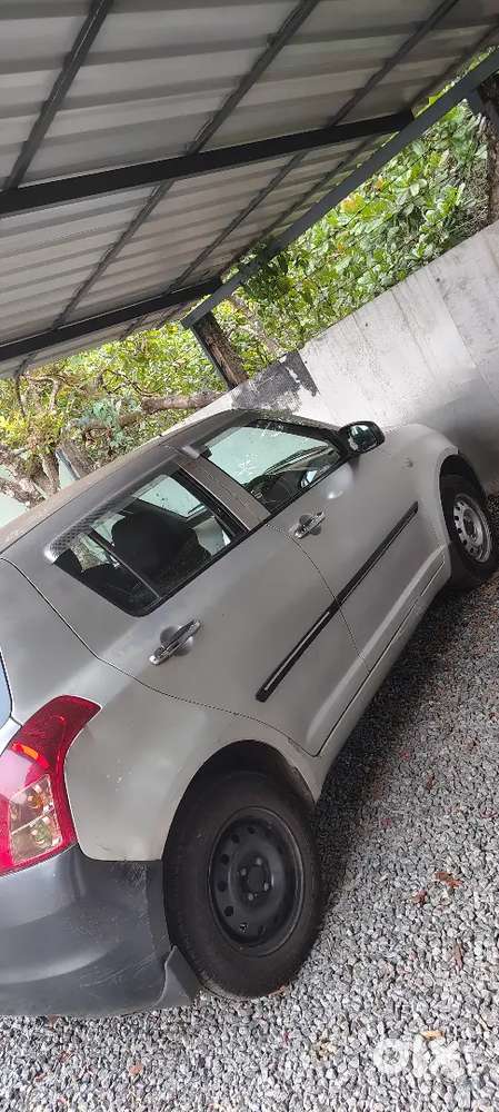 Maruti Suzuki Swift 2011 Petrol 75000 Km Driven