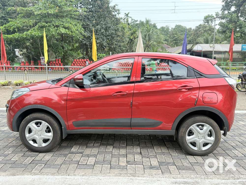 Tata Nexon 1.2 Revotron Xe, 2018, Petrol