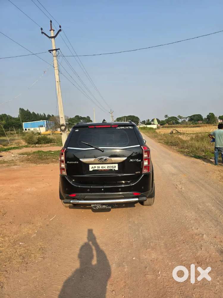 Mahindra Xuv500 2018 Diesel 130000 Km Driven