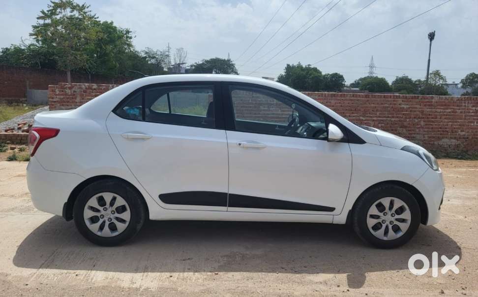 Hyundai Xcent 1.2l Kappa Dual Vtvt 5-speed Manual Base, 2017, Petrol
