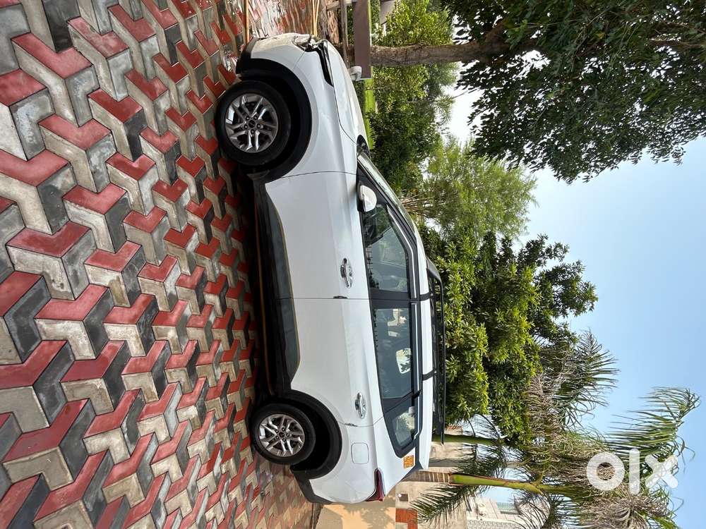 Kia Carens Premium Diesel 2025