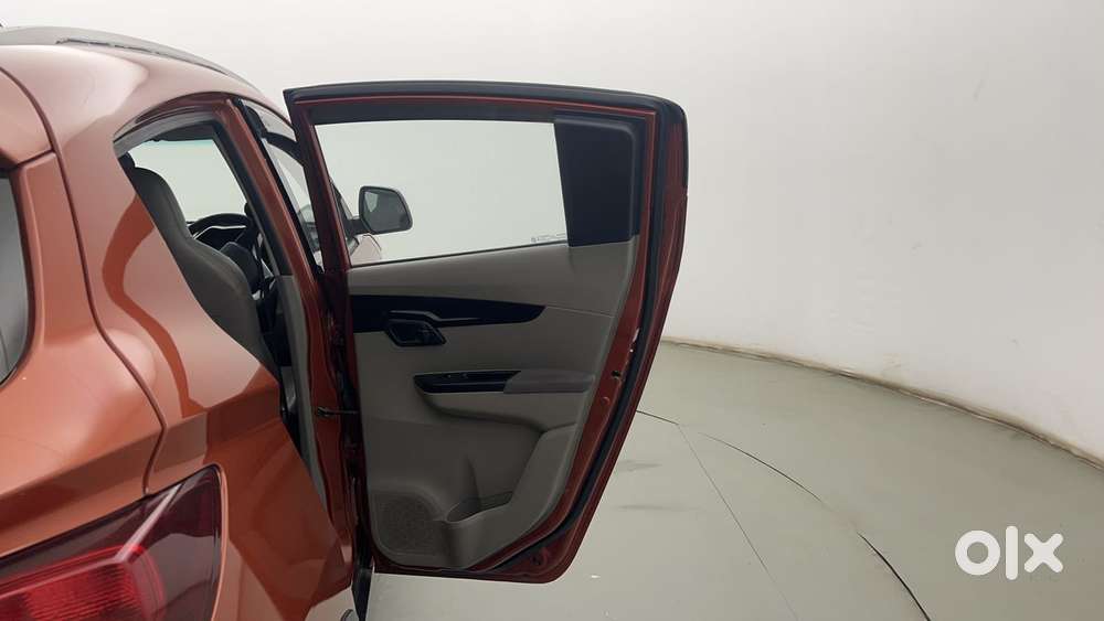 Mahindra Kuv 100 2016-2017 Mfalcon G80 K6 Plus, 2017, Petrol