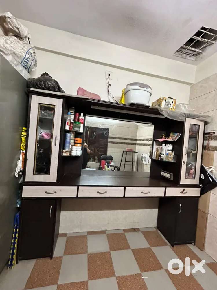 cupboard for salon or beauty parlor use