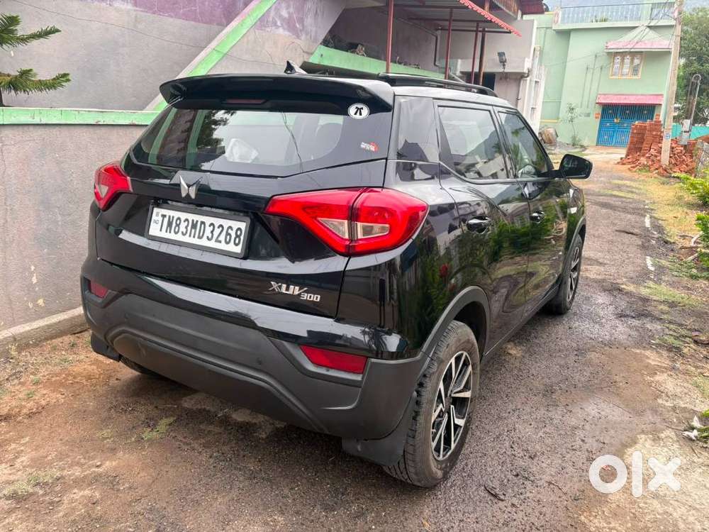 Mahindra Xuv300 2024 Petrol Well Maintained