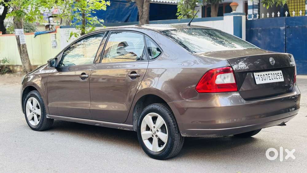 Skoda Rapid 2013-2016 1.5 Tdi At Ambition With Alloy Wheel, 2015, Di..