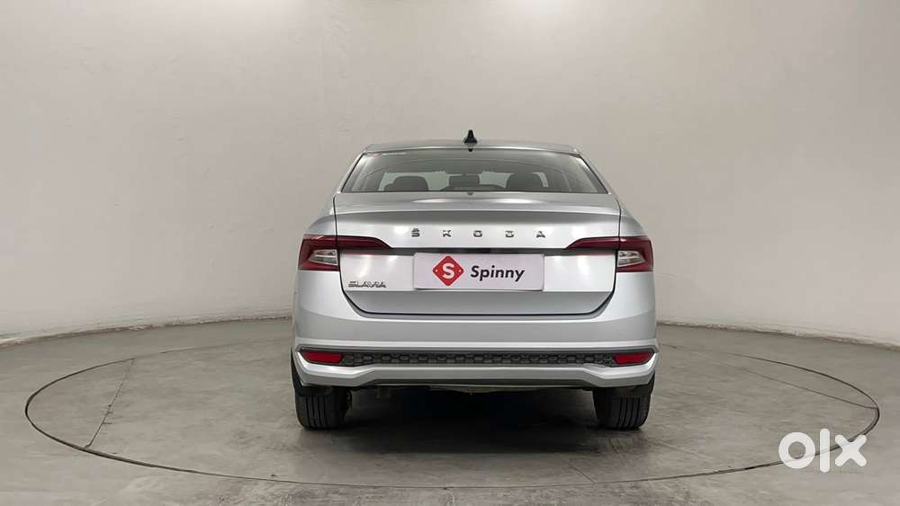 Skoda Slavia Ambition 1.0l Tsi At, 2022, Petrol