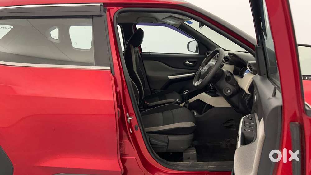 Nissan Magnite 1.0 Xv Executive, 2023, Petrol