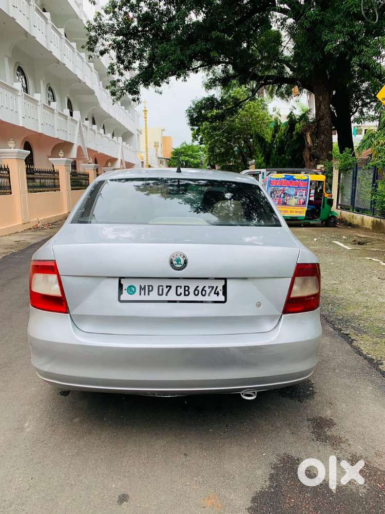 Skoda Rapid Elegance 1.6 Tdi Cr Manual, 2013, Diesel