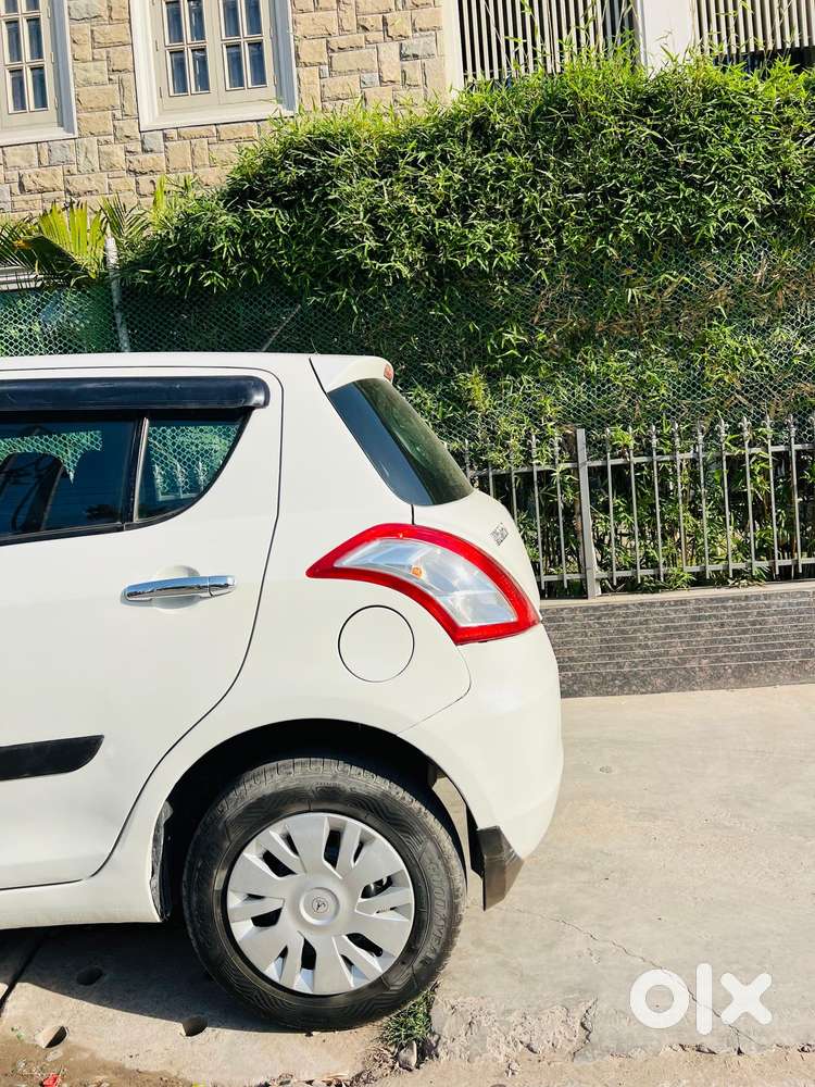 Maruti Suzuki Swift Lxi Option, 2011, Petrol