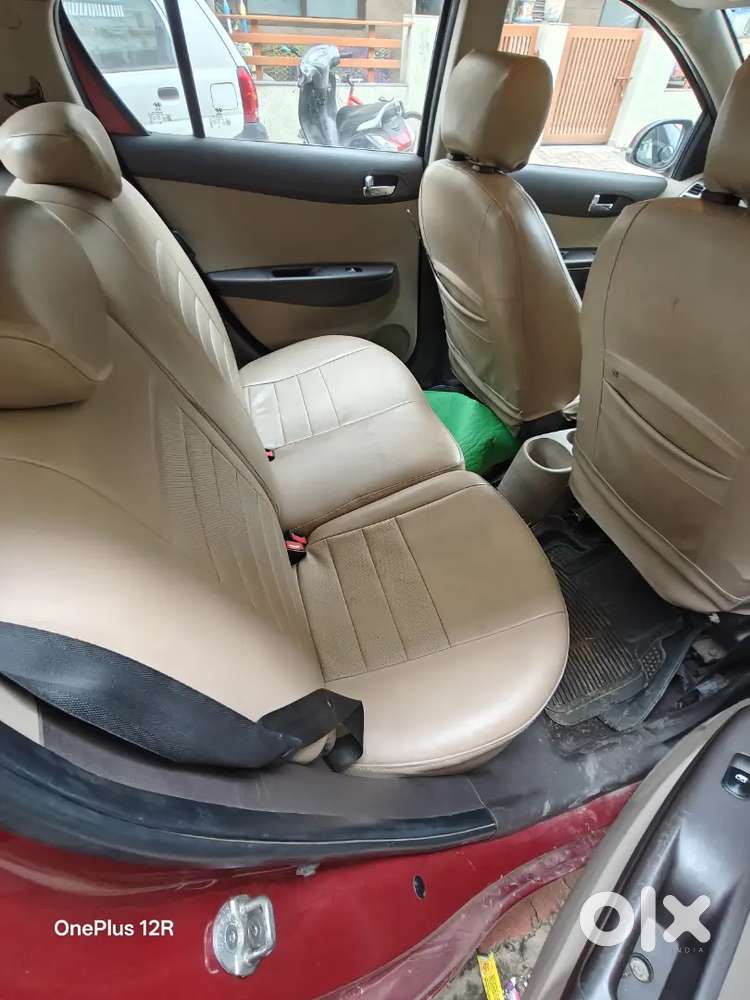 Hyundai I20 Asta Petrol + Cng 2011