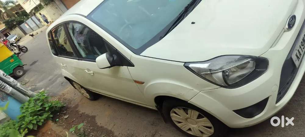 Ford Figo Petrol Zxi 2011