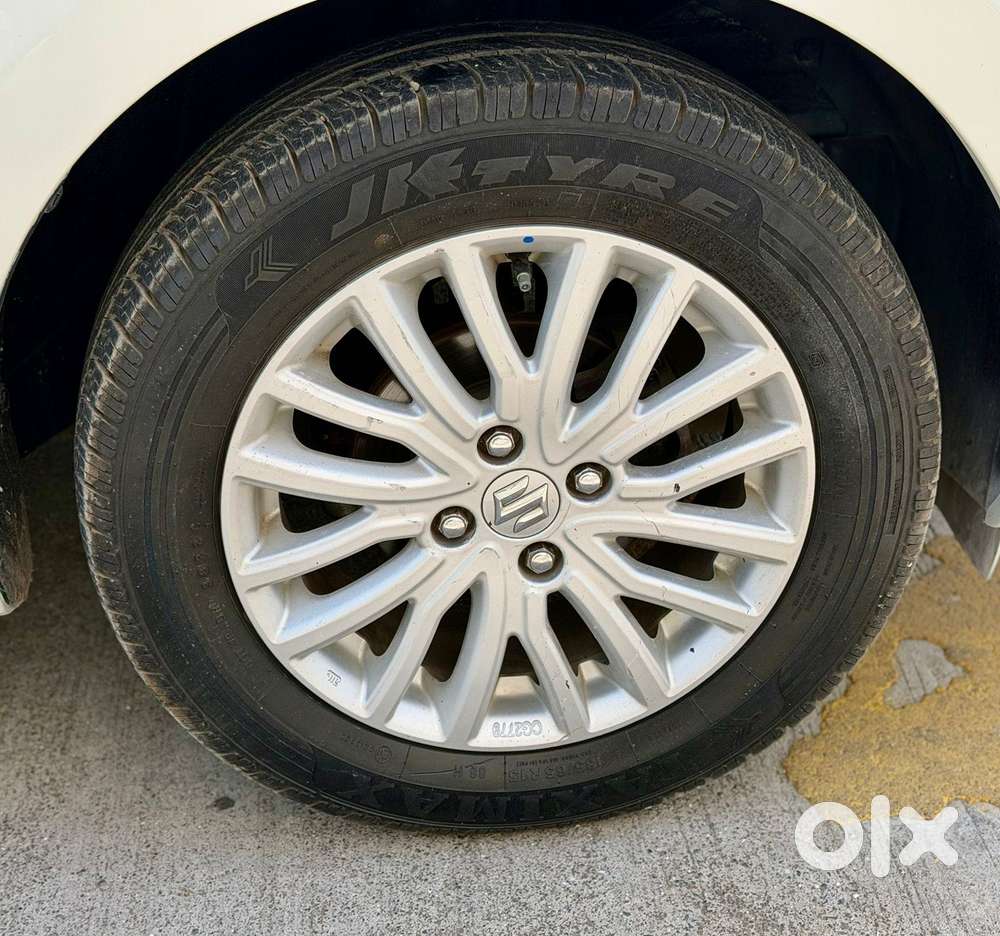 Maruti Suzuki Swift Dzire Amt Zxi, 2017, Petrol