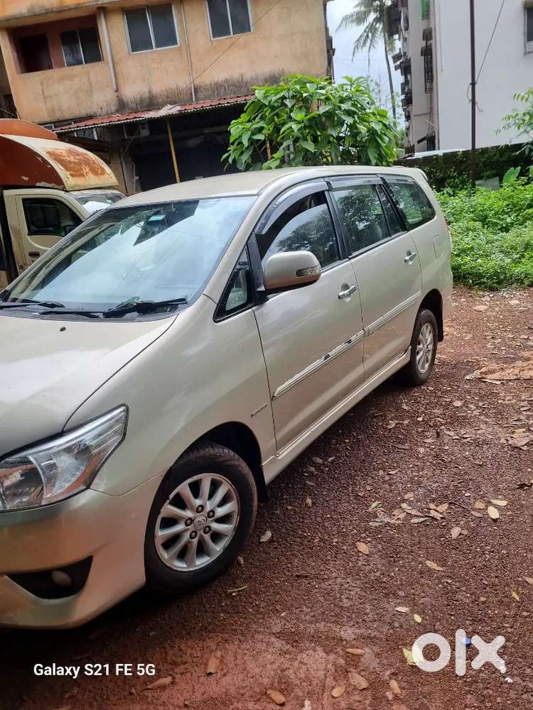 Toyota Innova 2.5 V 2013