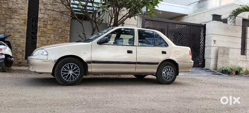 Maruti Suzuki Esteem 2000