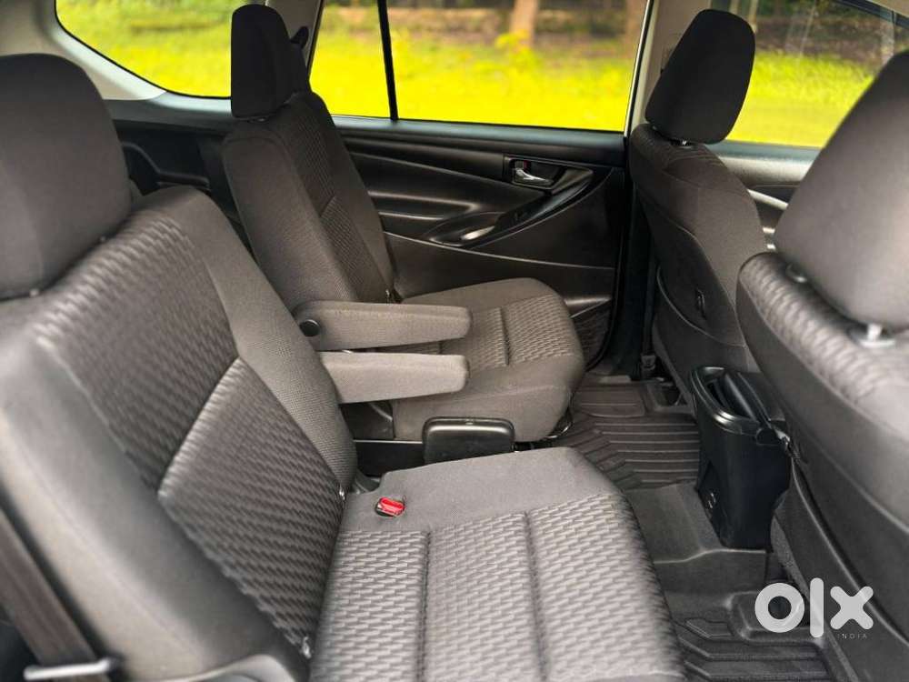 Toyota Innova Crysta 2.4 G Mt 7 Str, 2022, Diesel