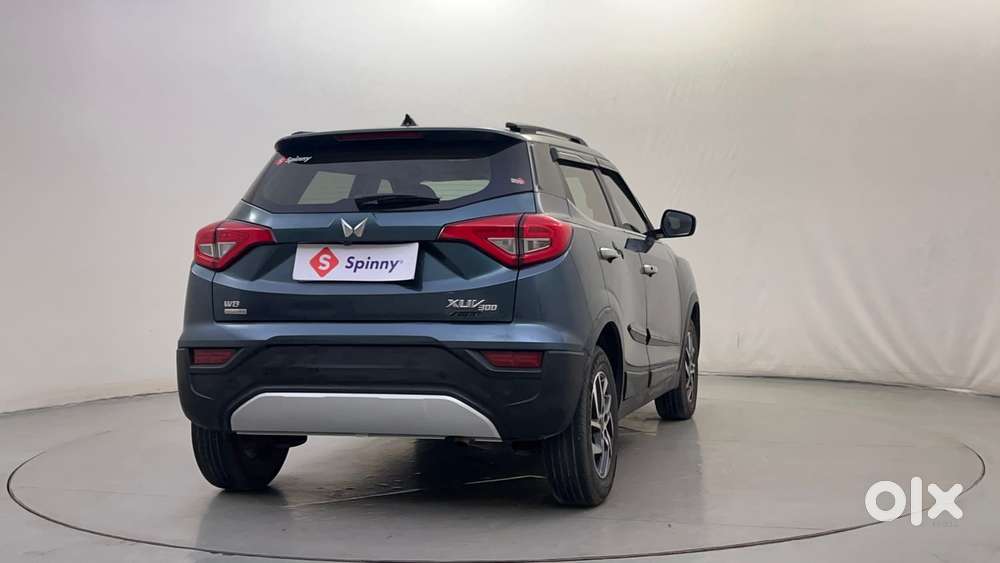 Mahindra Xuv300 1.2 W8 (o) Amt Petrol, 2022, Petrol