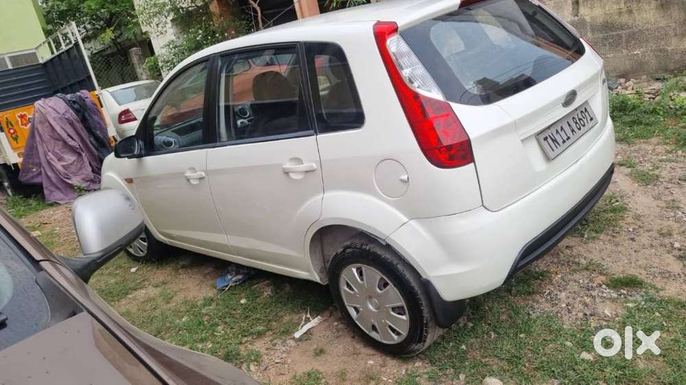 Ford Figo Zxi Duratec 2012