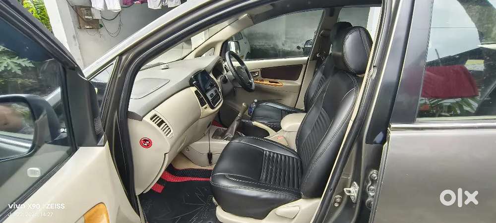 Toyota Innova Duel Ac  8 District & Sikkim Permit..