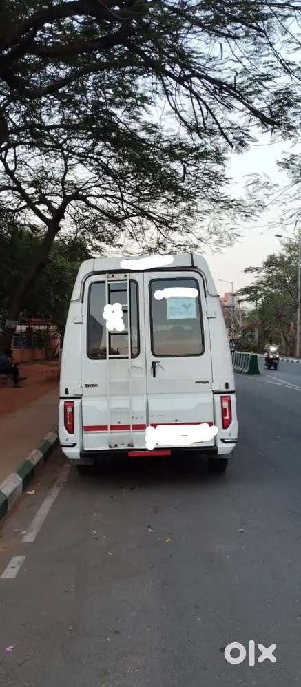 Tata Winger Deluxe 2022 9+1 Seater