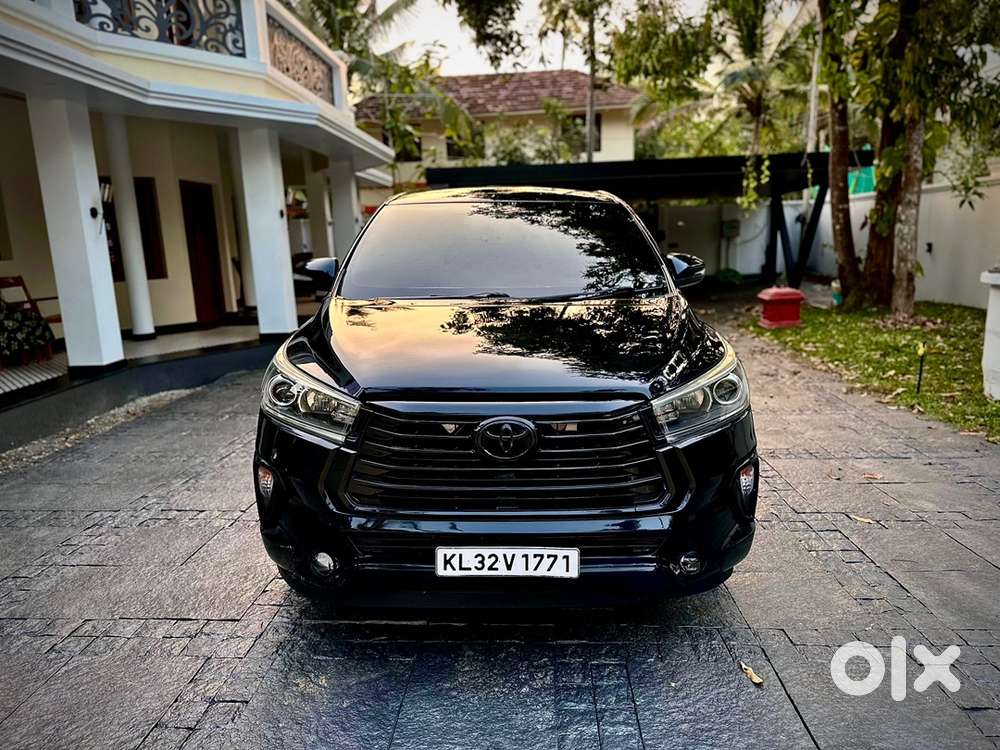 Full Black Toyota Innova Crysta 2017 Diesel Well Maintained