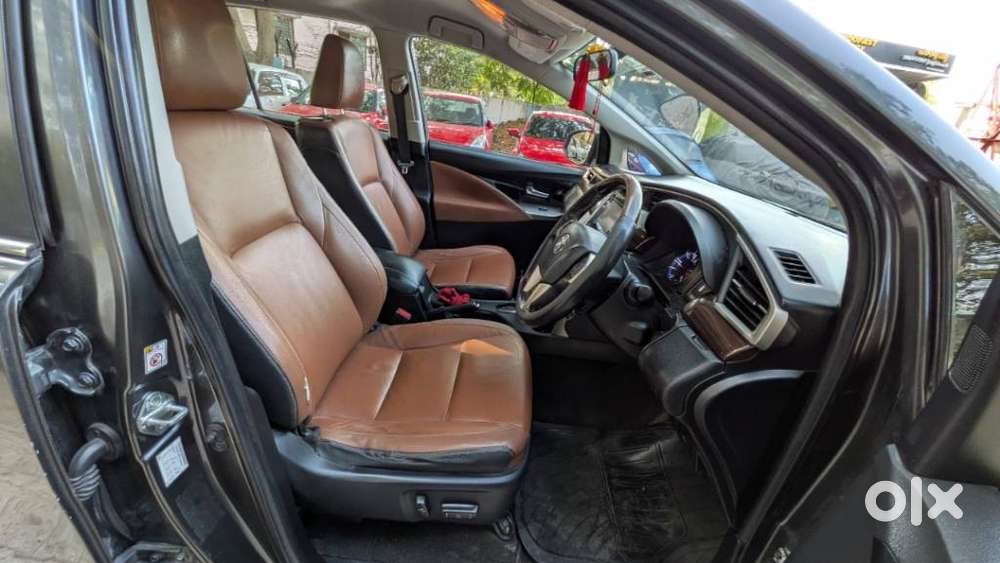 Toyota Innova Crysta 2.8z Automatic, 2016, Diesel