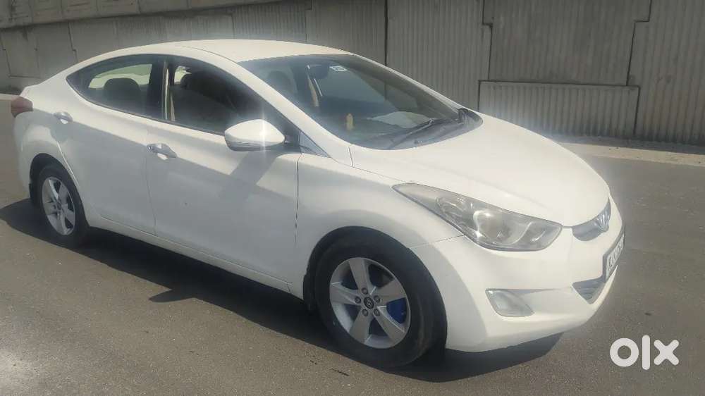 Hyundai New Elantra 2012 Diesel 89000 Km Driven