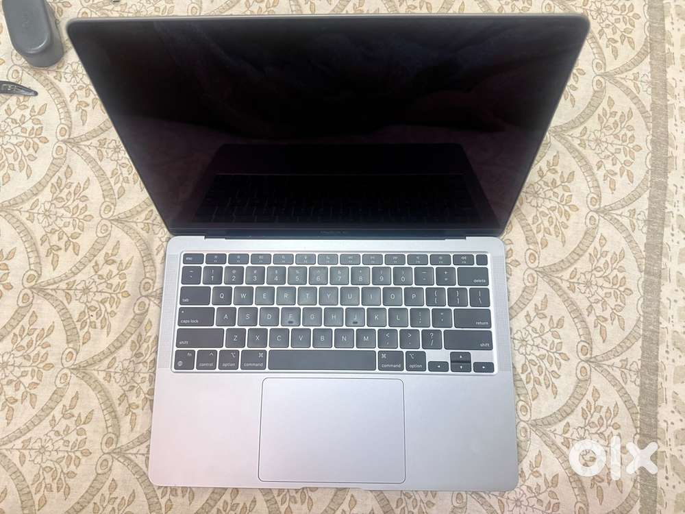 Apple mac book unused no scratch 2024