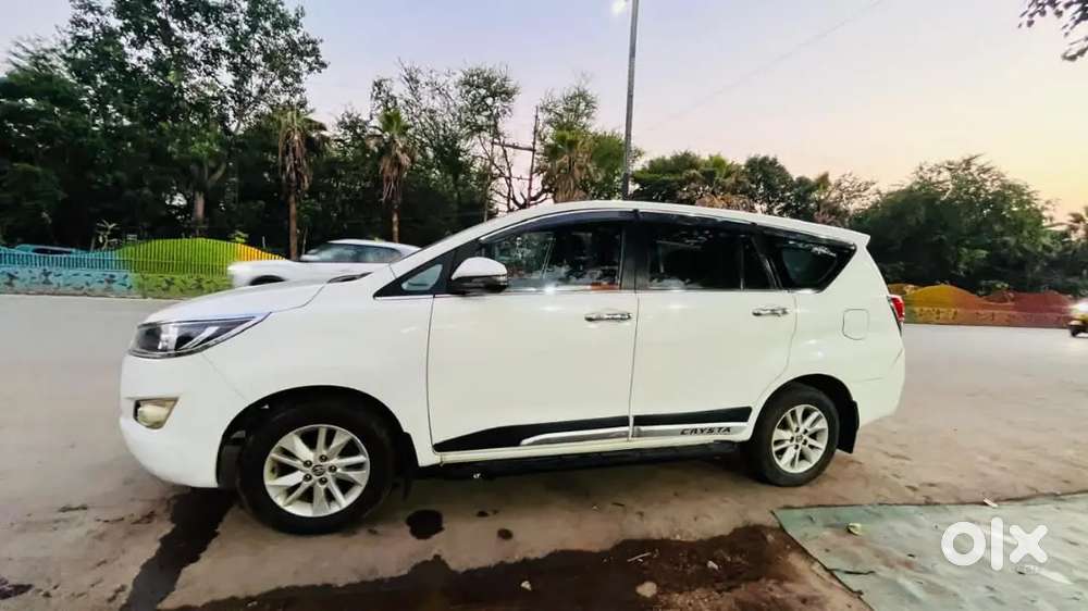 Toyota Innova Crysta Bs4 2.4 G