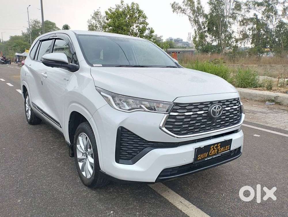 Toyota Innova Hycross 2.0 Vx Hybrid 7 Str, 2025, Petrol