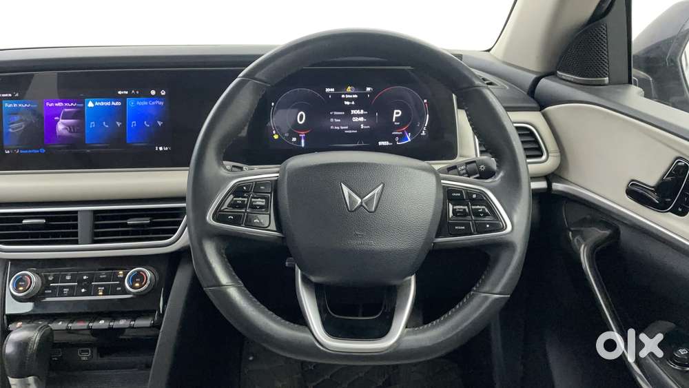 Mahindra Xuv700 2.0 Ax 7 Petrol At Str, 2022, Petrol