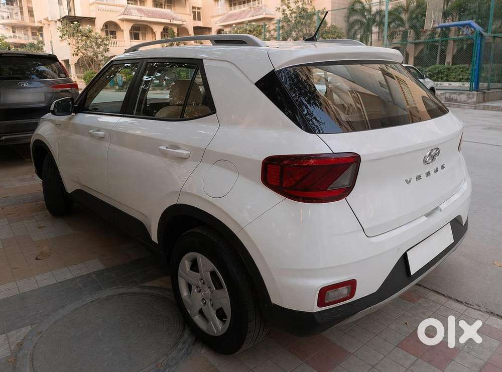 Hyundai Venue S 2020 Petrol Well Maintained  1st Owner  Full Service