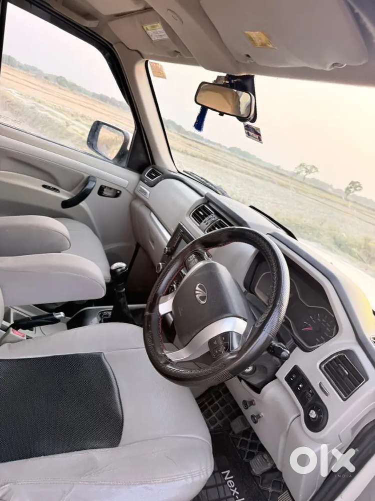 Mahindra Scorpio S10 Contect