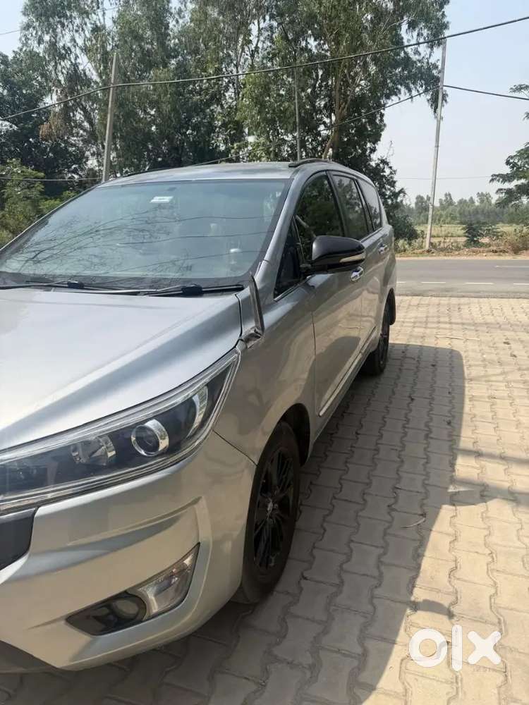 Toyota Innova Crysta 2016 Diesel 137000 Km Driven