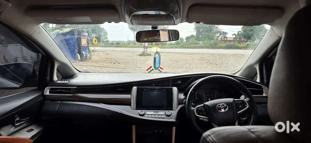 Toyota Innova Crysta 2.8z