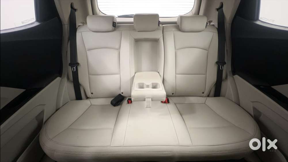 Mahindra Xuv300 W8 (o) 1.5 Diesel Amt, 2022, Diesel