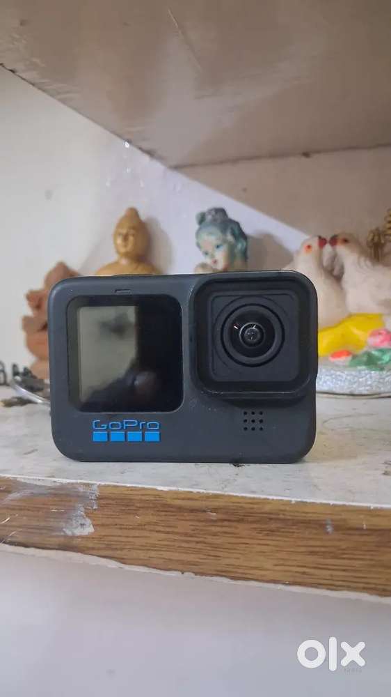 Go pro 10 2023 model with 128gb memory card,mic adapter, camera mount