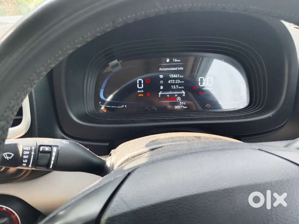 Hyundai New Venue 2025 Petrol 31000 Km Driven