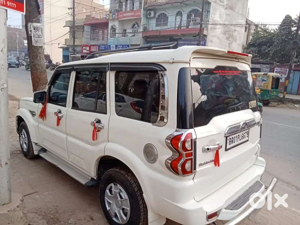 Mahindra Scorpio S6