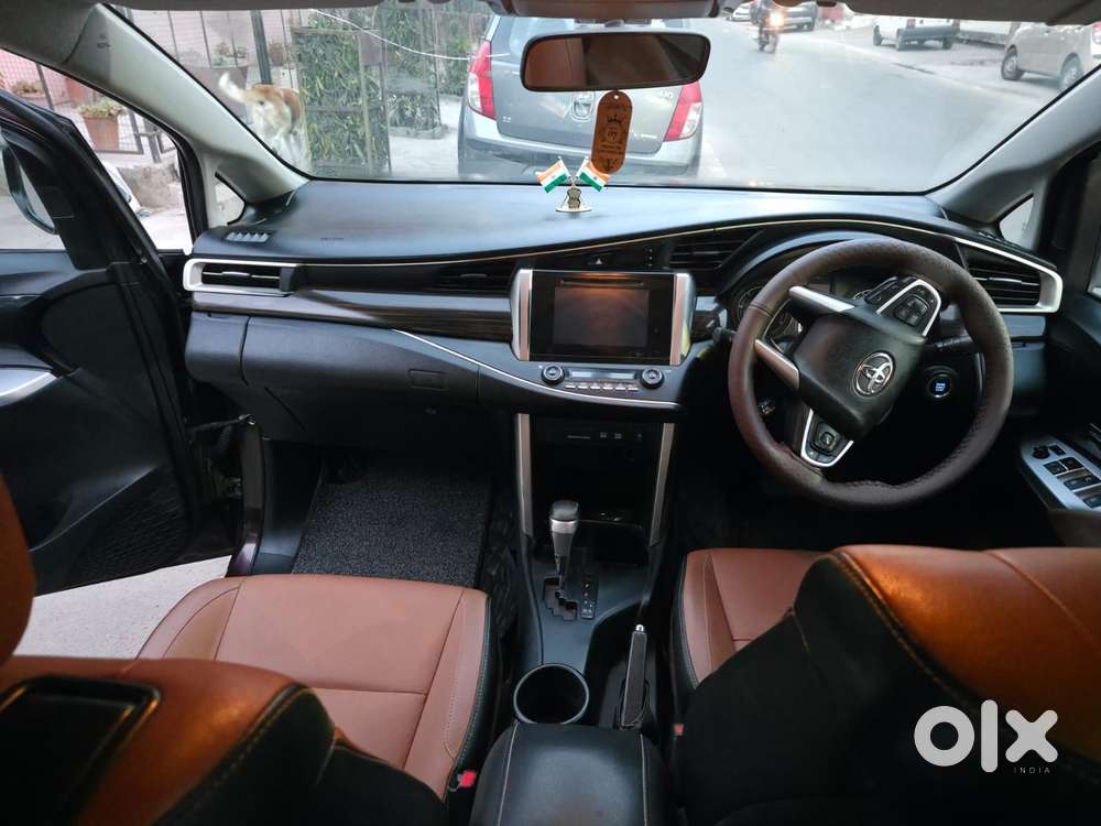 Toyota Innova Crysta 2.8z Automatic, 2017