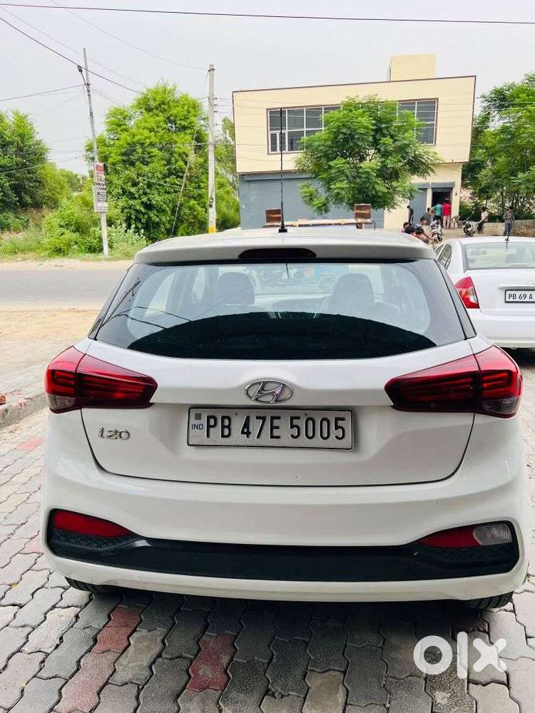 Hyundai I20 Sportz Petrol, 2018