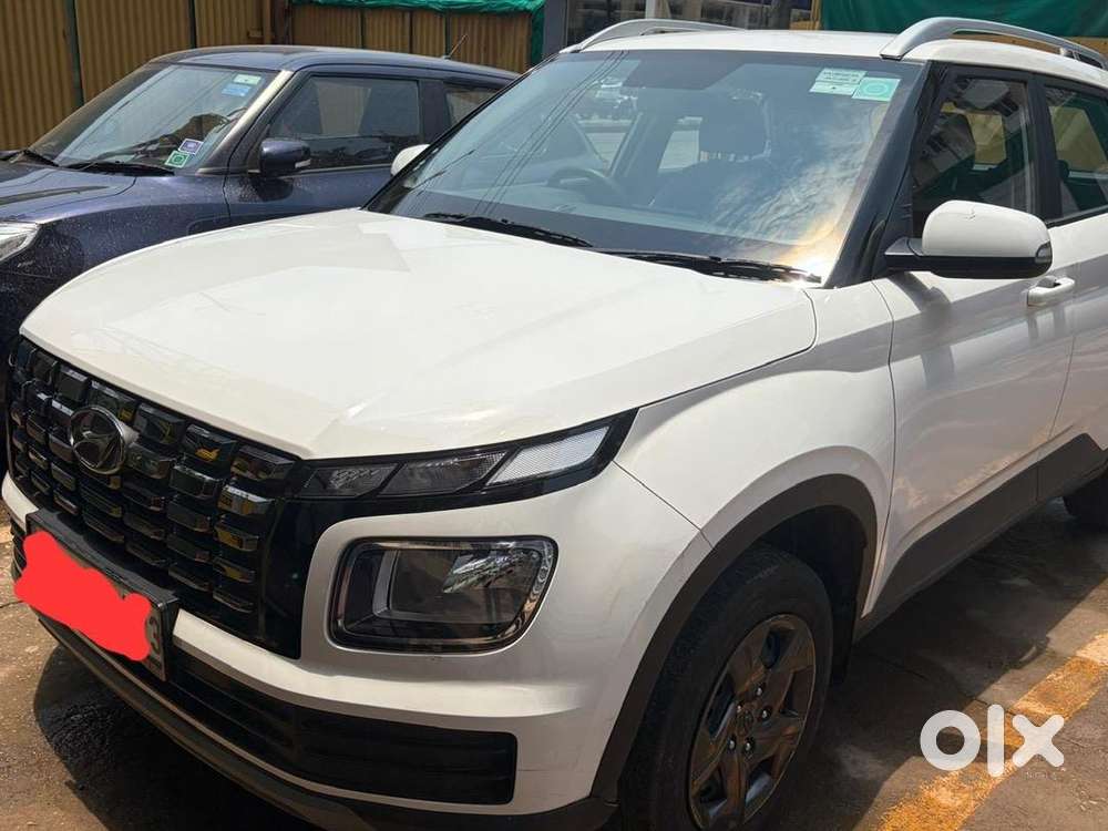 Hyundai Venue 2024 Diesel Well Maintained