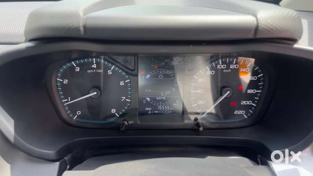 Tata Altroz, 2024, Petrol