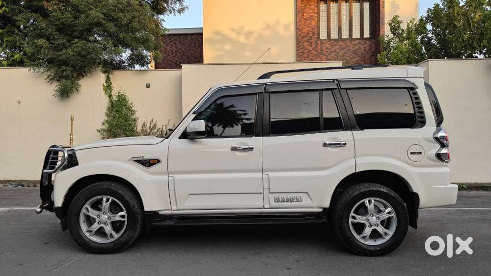 Mahindra Scorpio S10, 2016, Diesel